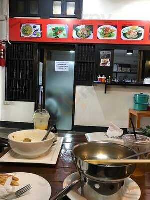 บ้านลานนาไทยคูซีน