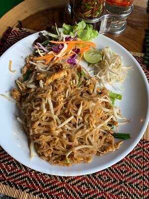 Chang Cafe Bar & Restaurant