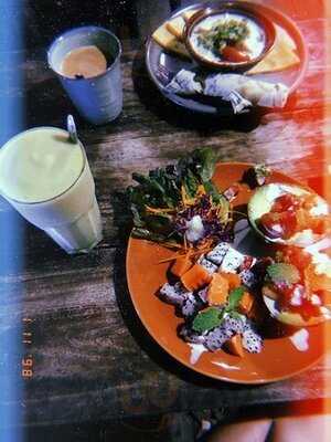 อิ่มเอม เวจเจททาเรี่ยน แอนด์ ไบค์ คาเฟ่