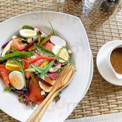 นครา จาร์แด็ง