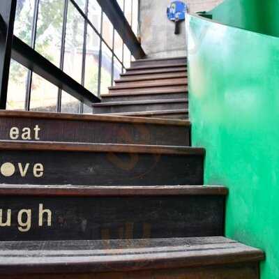 โลคอล คาเฟ่