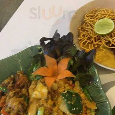 ร้านอาหาร เอเชียนรูทส์