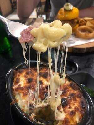 Rock Me Burgers & Bar