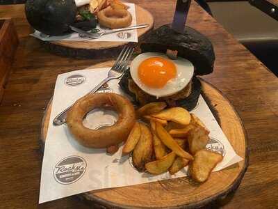 Rock Me Burgers & Bar