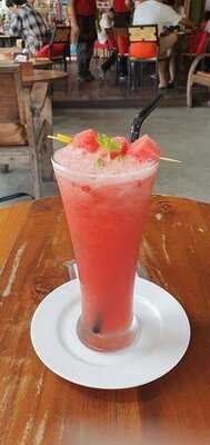 บิสโทร เทอเรส