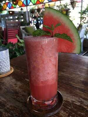 เองเจิ้ลส์ ซีเคร็ทส์