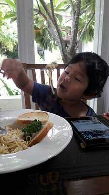 แอพเพอร์ติ๊ด คาเฟ่