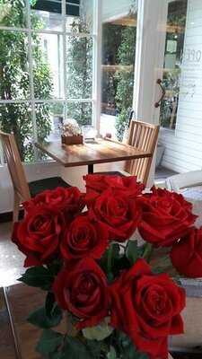 แอพเพอร์ติ๊ด คาเฟ่