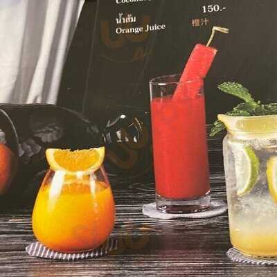 Woo Cafe & Art Gallery