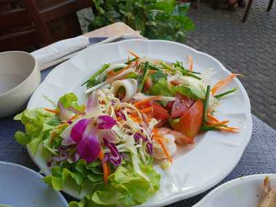 The Faces Gallery & Gastro Bar