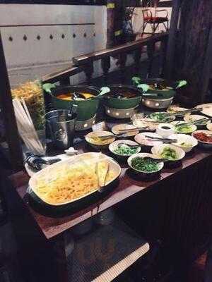 คุณเชิญ