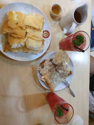 กู โรตี และ ชาชัก นิมมานเหมินทร์ 