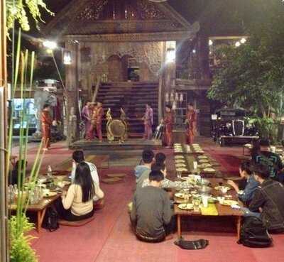 ร้านอาหาร เฮือนข้าเจ้า