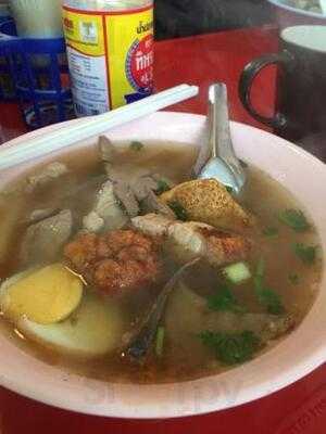 ก๋วยจั๊บน้ำข้น (อนุสาวรีย์สามกษัตริย์)