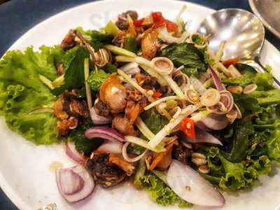 ท่าจีนชมจันทร์