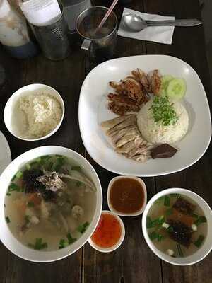 ข้าวมันไก่ โกยี