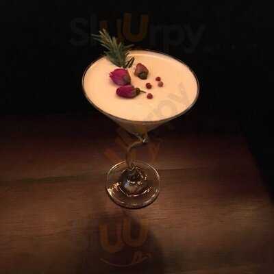 ลูซีกูซี บาร์ แอนด์ เร็สโทรอนท์