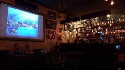 ลูซีกูซี บาร์ แอนด์ เร็สโทรอนท์