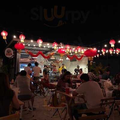 มันเดย์ ซิค ลีฟ หม่าล่า บาร์บีคิว บาร์ดาดฟ้า พิซซ่าเตาฟืน