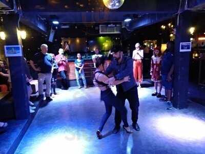 วอร์มอัพคาเฟ่