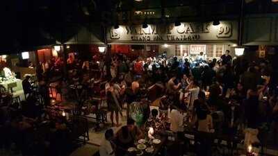 วอร์มอัพคาเฟ่