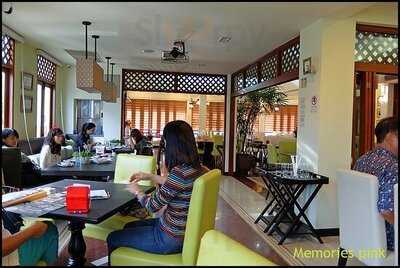 ร้านอาหาร วีทีแหนมเนือง