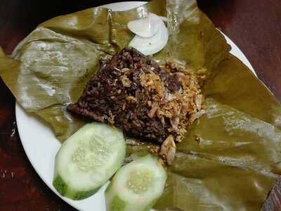 ร้านข้าวตอก