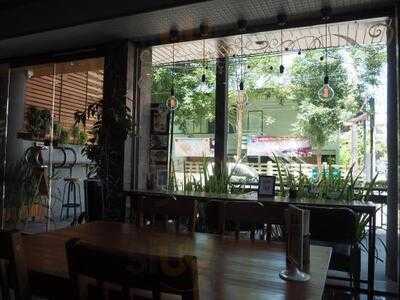 ภาคินัย คาเฟ่