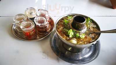 ร้านกระเพาะปลาริมเมย & จิวเวอรี่