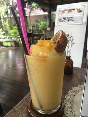 Mai Bakery In Garden