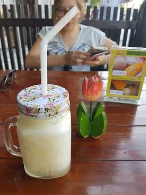 Moonpie Bar And Restaurant