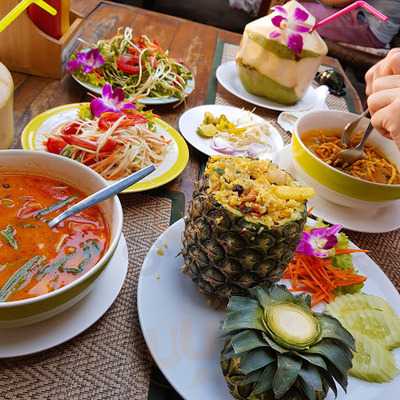 Moonpie Bar And Restaurant