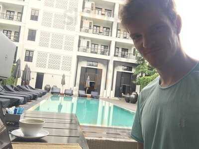 Buristro Bar & Cafe'