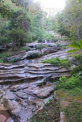 ผาลาด ตะวันรอน