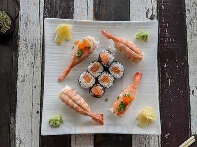 ร้านอาหาร เคอรี่ สลัด ซูชิ