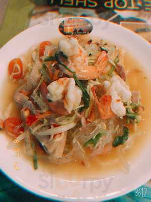 ทูวิว บาร์ แอนด์ เรสเตอรองท์