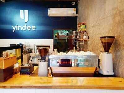 ร้านกาแฟอ่างแก้ว บาย อัยยะ คาเฟ่