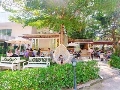 ร้านกาแฟอ่างแก้ว บาย อัยยะ คาเฟ่