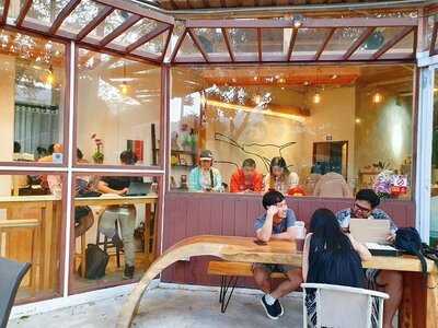 ร้านกาแฟอ่างแก้ว บาย อัยยะ คาเฟ่