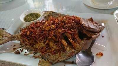 ร้านอาหาร ข้าวหอม