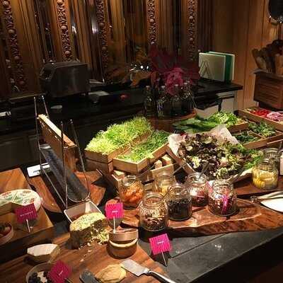 เดอะ คิทเช่น เทเบิ้ล