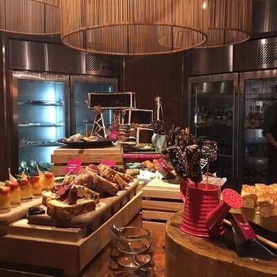 เดอะ คิทเช่น เทเบิ้ล