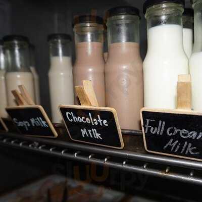 เดอะ คิทเช่น เทเบิ้ล