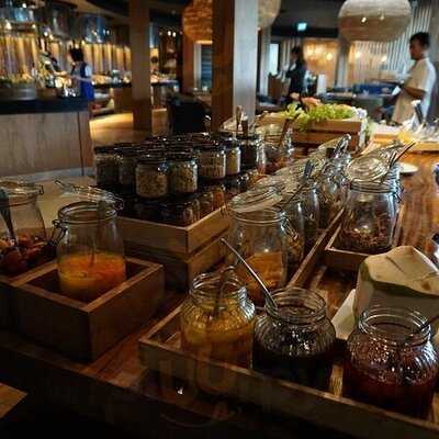 เดอะ คิทเช่น เทเบิ้ล