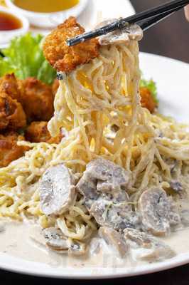 ก๋วยเตี๋ยวต้มยำลำไย Longan Noodle Soup