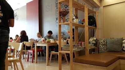 ออกัส คาเฟ่