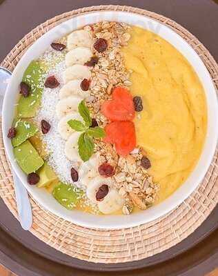 ทรอปิคอล จู๊ซ แอนด์ สมูทตี้ บาร์