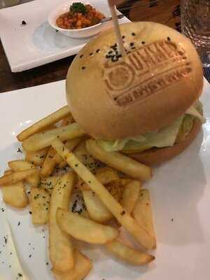 ชาร์ดอนเน ออน เดอะ บีช