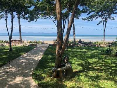 ชาร์ดอนเน ออน เดอะ บีช