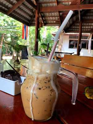 พะงันโฮมเมดไอศกรีม ฟู้ด แอนด์ ดริ๊งส์